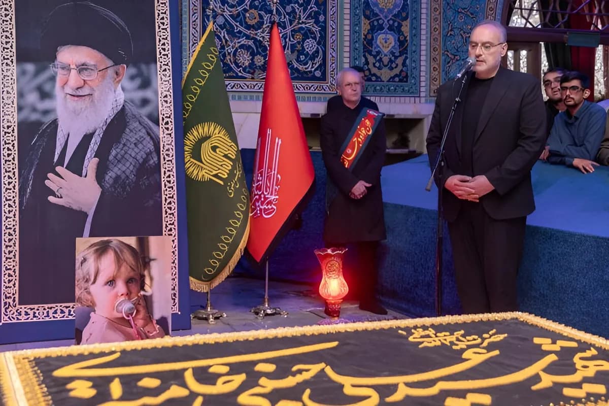 شعرخوانی افشین علا بر مزار رهبر شهید